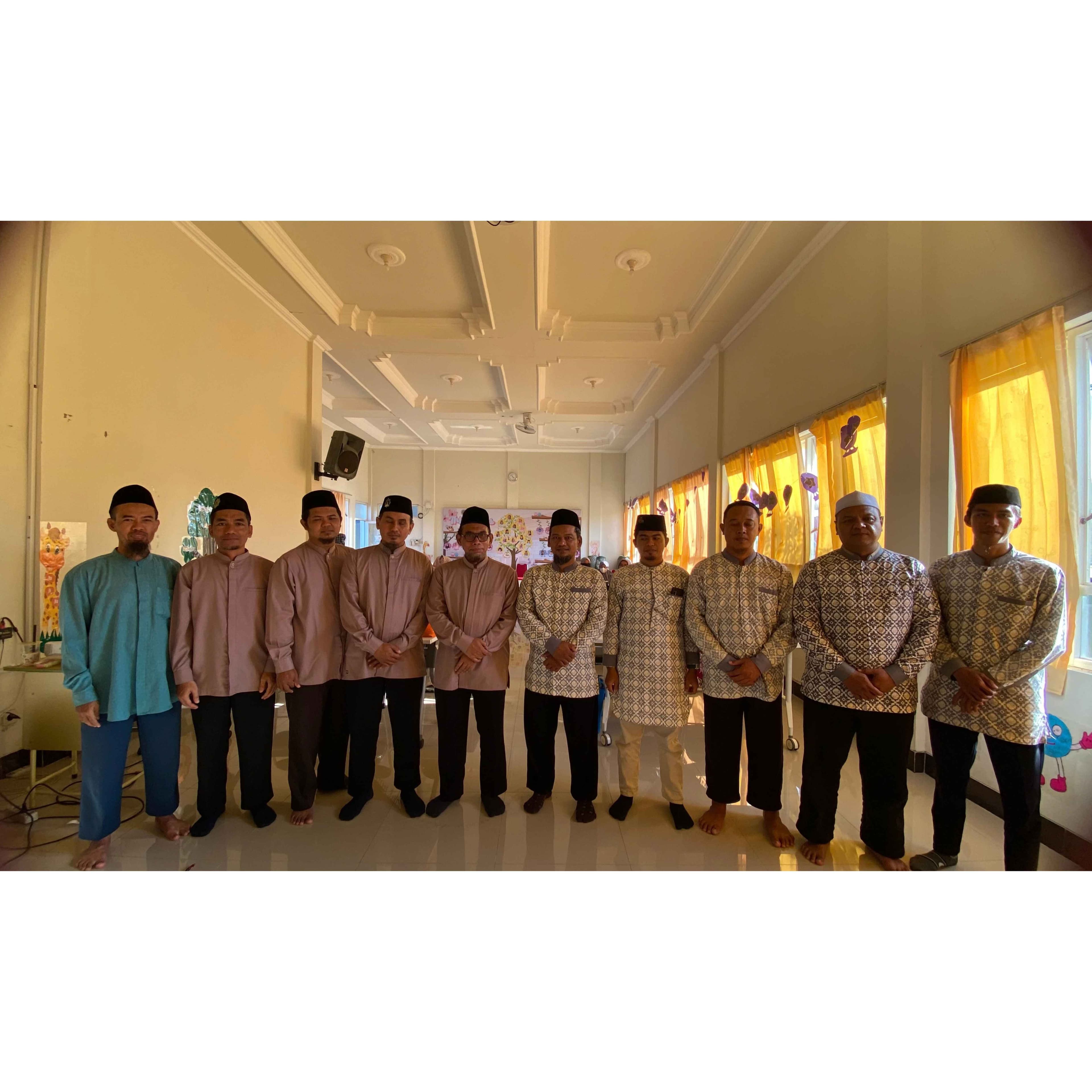 Benchmarking Sekolah Unggulan: Ikhtiar Tim Pendidikan Al-Bayyinah Banjarnegara Belajar ke Al-Iman Hidayatullah Kebumen